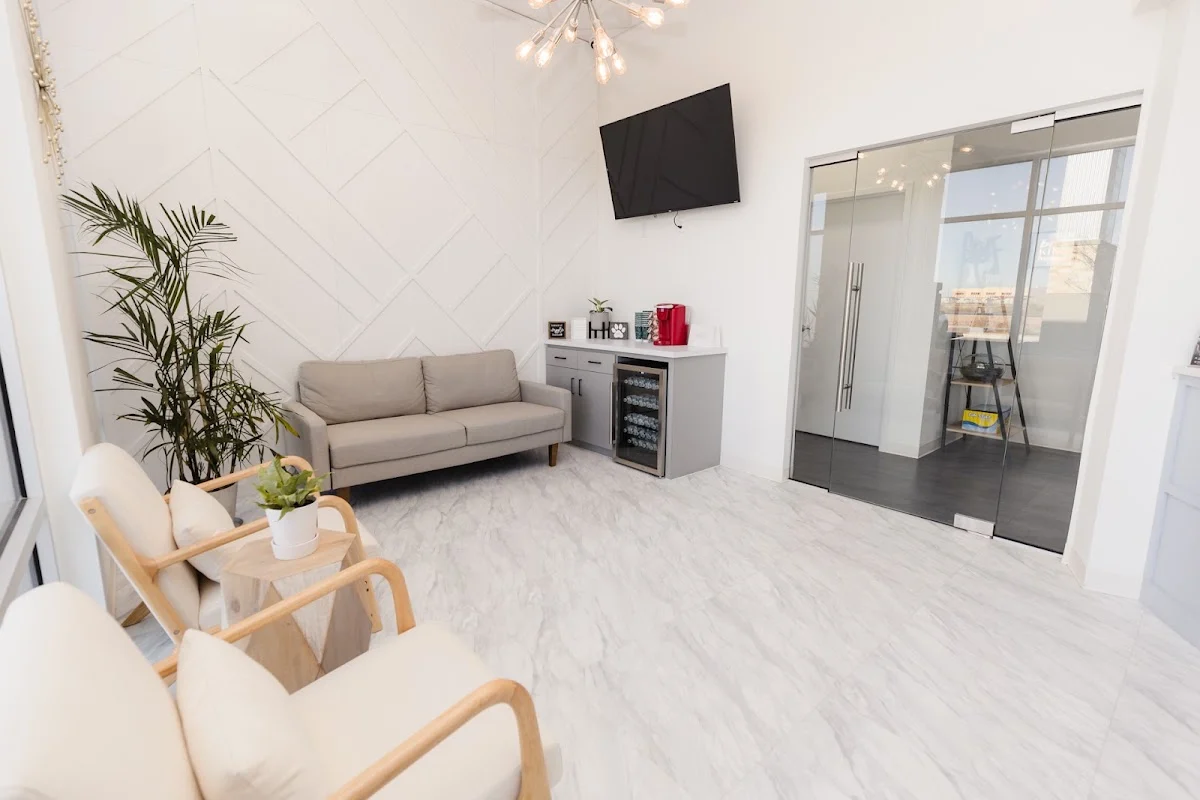 915 Smile Studio
