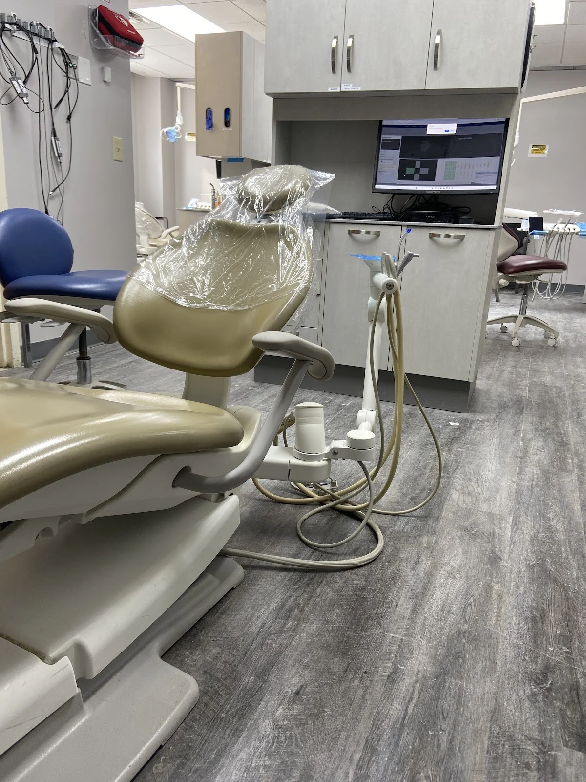 Cleveland Dental Institute - Lee