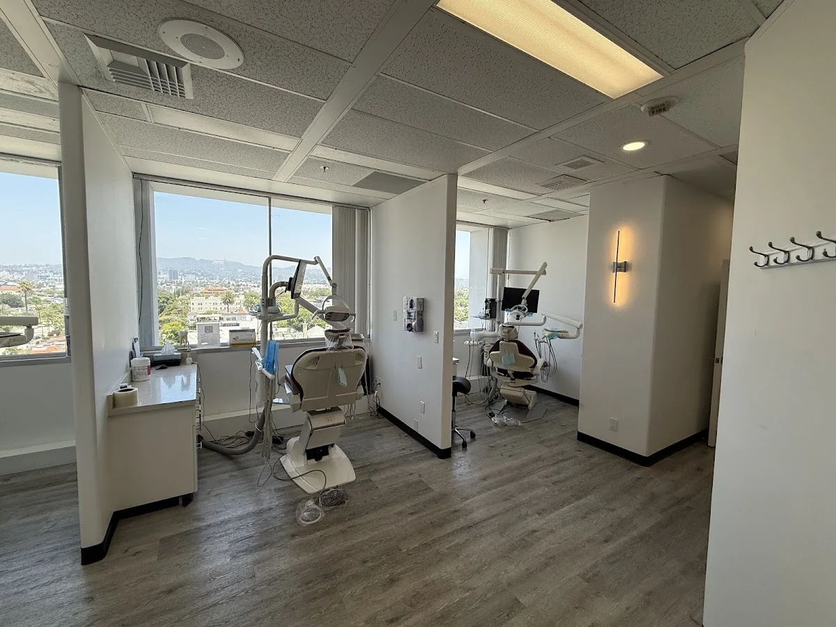 Hancock Park Dental, Payam Barzivand D.D.S. - Dentist in Los Angeles