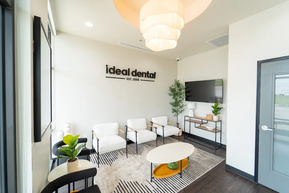 Ideal Dental Brooks City - 3