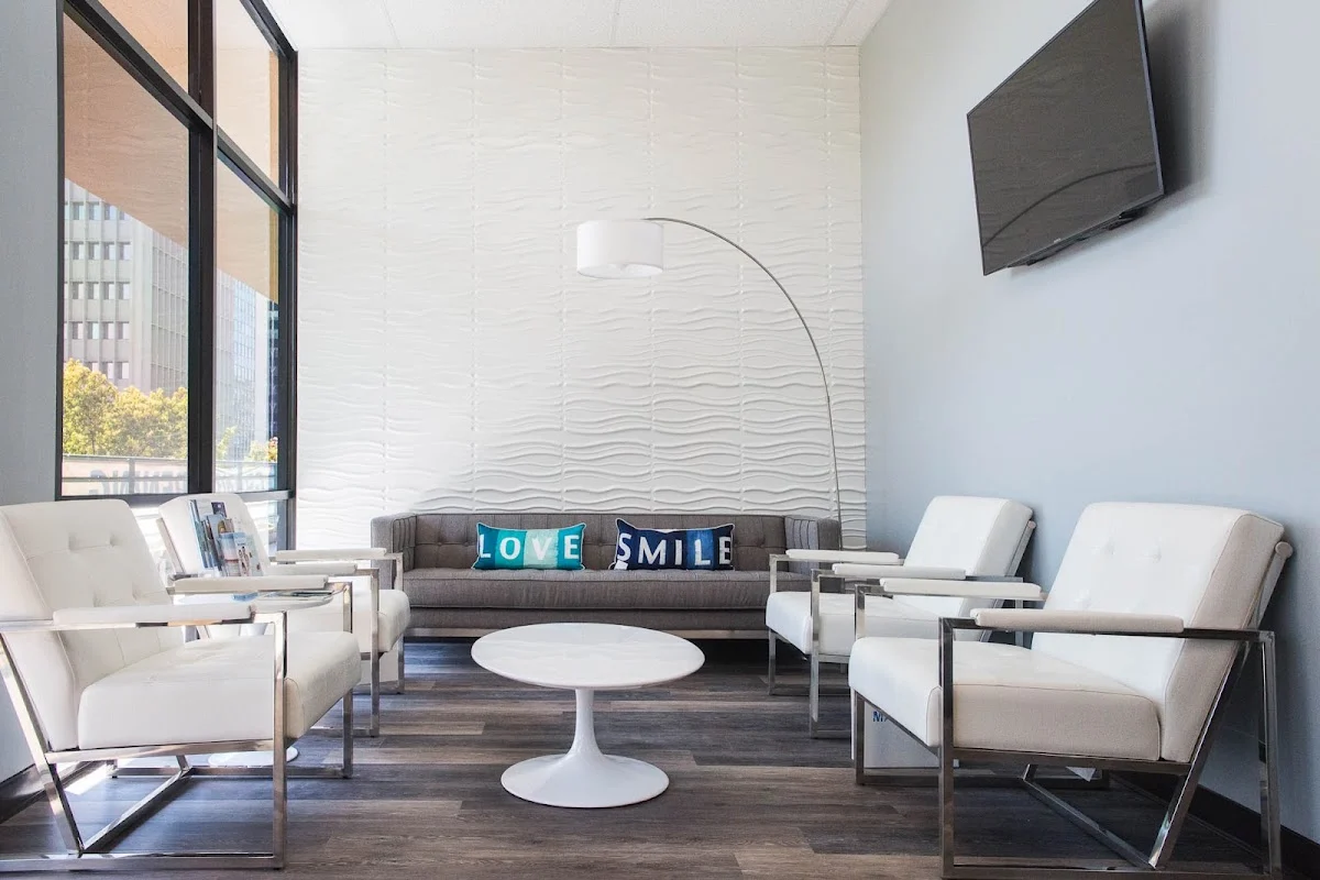 LA Dental Clinic - 2