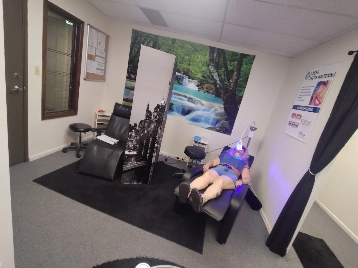Yevonne’s Elite Teeth Whitening LLC (DaVinci) - 2